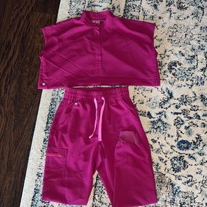 High waisted joggers SP. safaela oversized scrub top Small